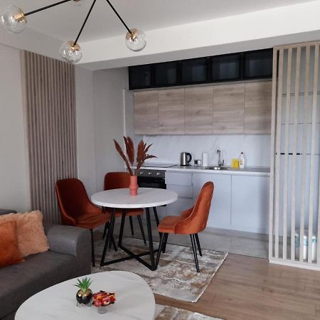 Centar Two Apartment Skopje Ngoại thất bức ảnh