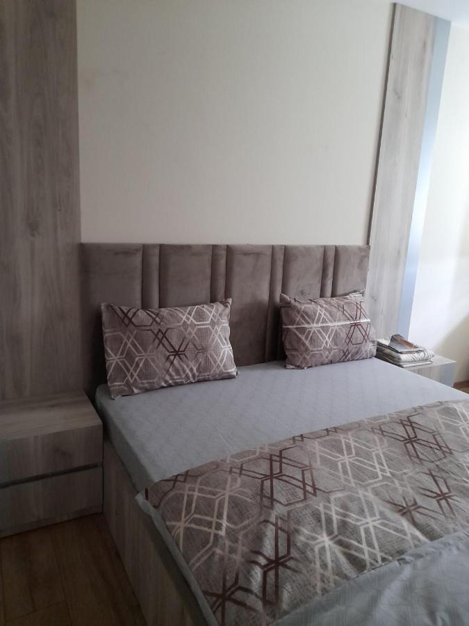 Centar Two Apartment Skopje Ngoại thất bức ảnh
