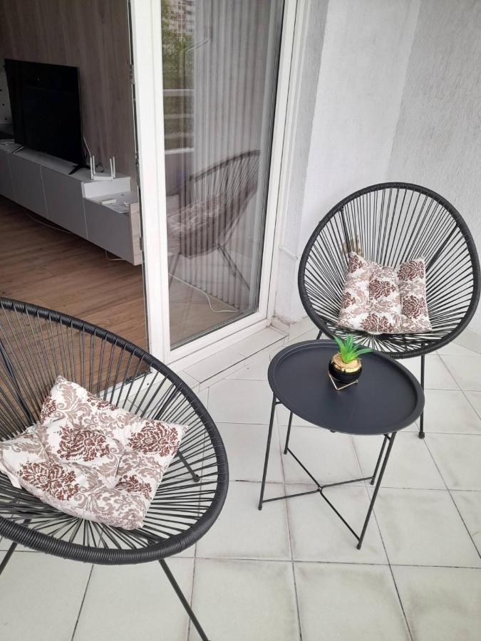 Centar Two Apartment Skopje Ngoại thất bức ảnh