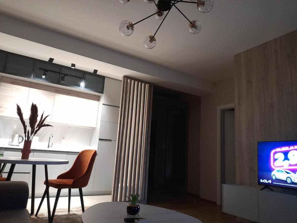Centar Two Apartment Skopje Ngoại thất bức ảnh