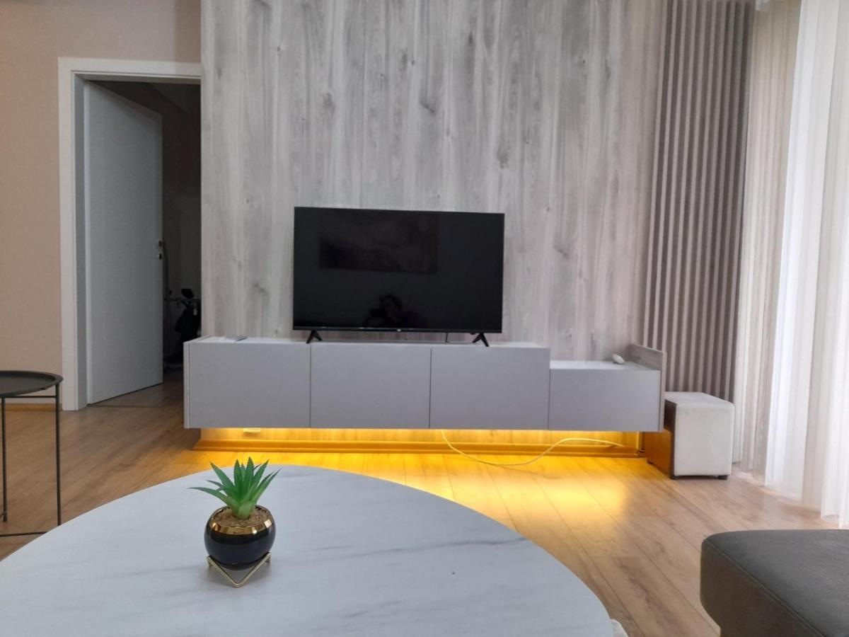 Centar Two Apartment Skopje Ngoại thất bức ảnh