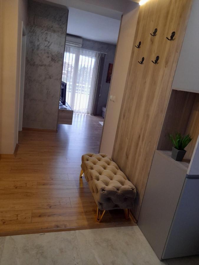 Centar Two Apartment Skopje Ngoại thất bức ảnh