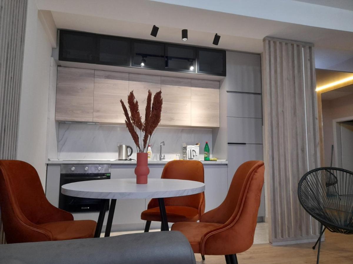 Centar Two Apartment Skopje Ngoại thất bức ảnh
