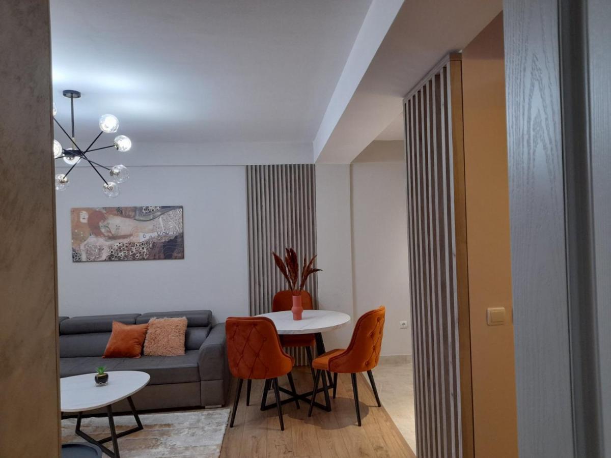 Centar Two Apartment Skopje Ngoại thất bức ảnh