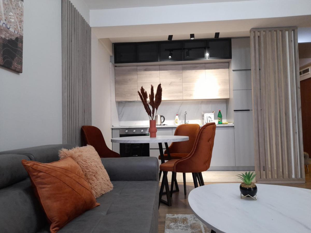 Centar Two Apartment Skopje Ngoại thất bức ảnh